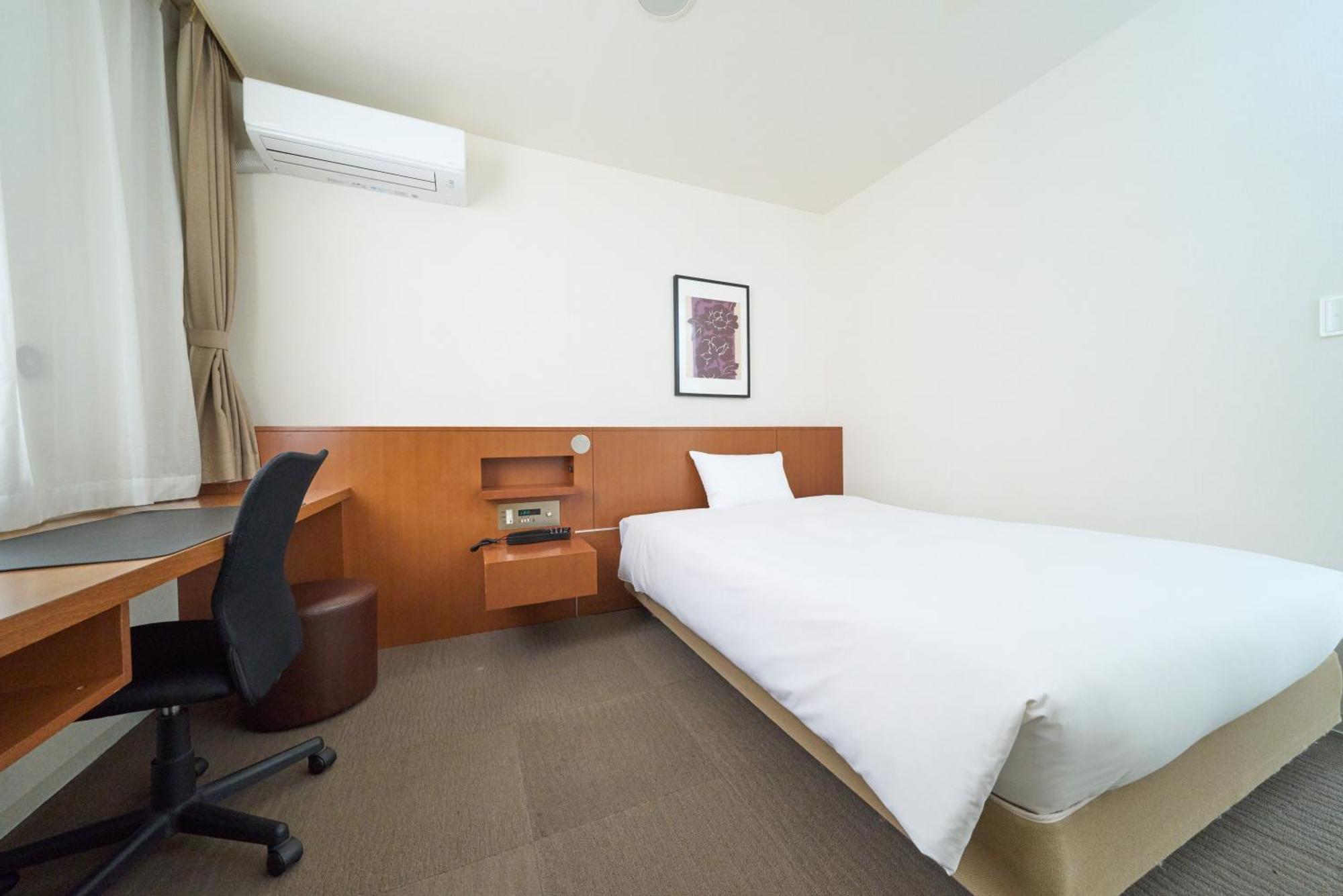 Hotel Tohkai Atsugi Bagian luar foto